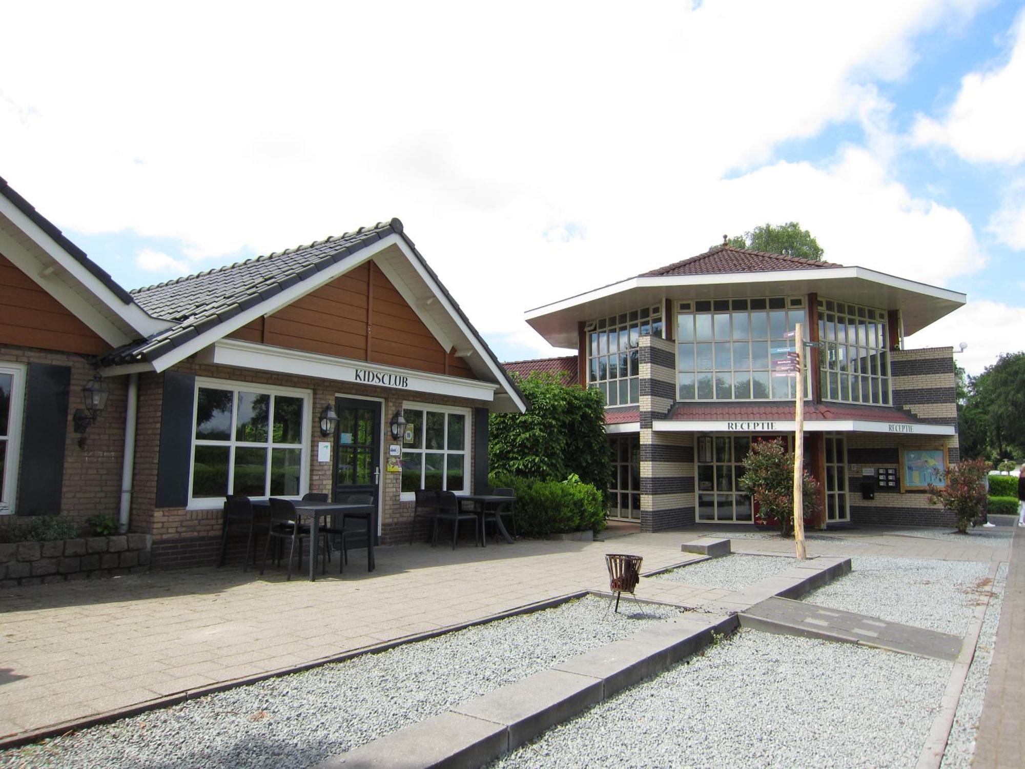 Hderh - Eco Lodge Op Vakantiepark De Ijsvogel, Zwembaden, Kids Fun, Natuur En Rust 福尔特赫伊曾 外观 照片